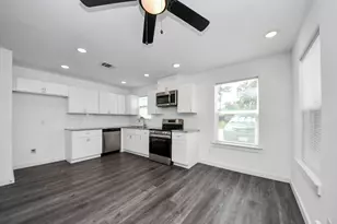 8125 Laura Koppe Rd, Houston, TX 77028 - Photo 6