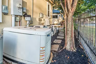 142 Creekwood E, Montgomery, TX 77356 - Photo 4