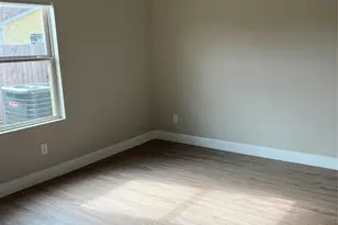 9720 Pelsey St, Houston, TX 77029 - Photo 10
