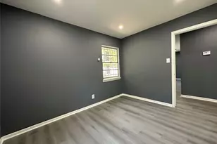 10313 Chesterfield Dr, Houston, TX 77051 - Photo 10