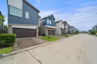 6809 Rocinante Ln, Houston, TX 77092 - Photo 2