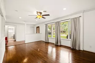 5238 Kinglet St, Houston, TX 77035 - Photo 10