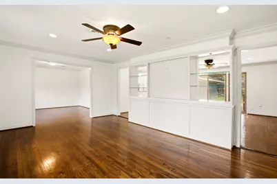 5238 Kinglet Street, Houston, TX 77035 - Photo 8
