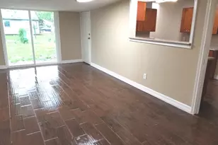 5631 Belarbor St, Houston, TX 77033 - Photo 8