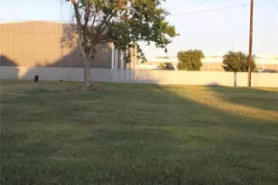 512 N 1st St, La Porte, TX 77571 - Photo 1