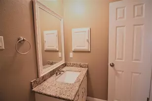 2618 Quarry Hill Rd, Sugar Land, TX 77478 - Photo 10