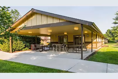 933 N Rose St, Phoenix, OR 97535 - Photo 6