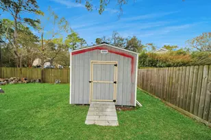 2806 Oak Dr, Dickinson, TX 77539 - Photo 36