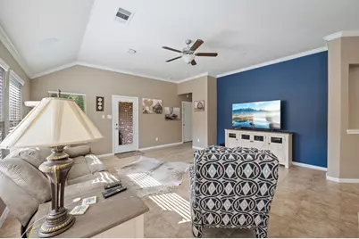 719 S Galley Drive, Crosby, TX 77532 - Photo 10