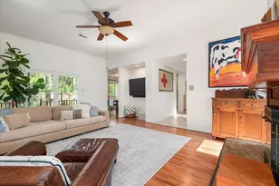 95 Yewleaf Dr, The Woodlands, TX 77381 - Photo 4