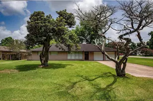 117 Lazy Ln, Lake Jackson, TX 77566 - Photo 1