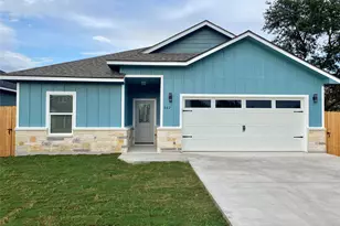 982 S Navarro, Giddings, TX 78942 - Photo 1