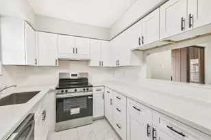 3130 Walnut Bend Ln, Houston, TX 77042 - Photo 8