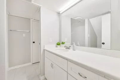 3130 Walnut Bend Lane #406, Houston, TX 77042 - Photo 16