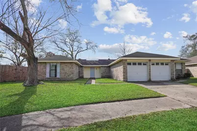 2846 Mayflower Landing Court, Webster, TX 77598 - Photo 2