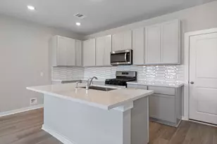 2486 N Heritage Dr, Dayton, TX 77535 - Photo 4