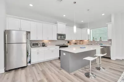 3360 Pinemont Drive, Houston, TX 77018 - Photo 10