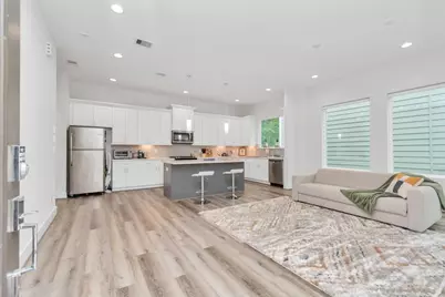 3360 Pinemont Drive, Houston, TX 77018 - Photo 4