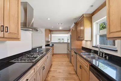 2505 Holly Court, Galveston, TX 77551 - Photo 6