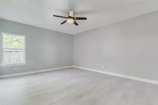 6705 Roanoke St, Houston, TX 77028 - Photo 22