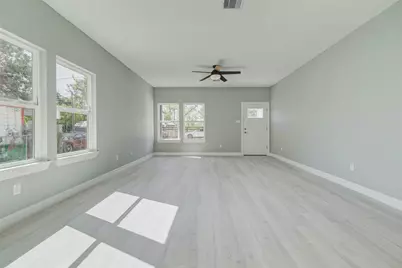 6705 Roanoke St, Houston, TX 77028 - Photo 20