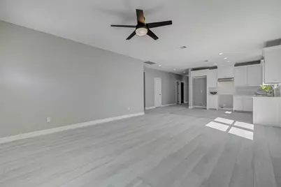 6705 Roanoke St, Houston, TX 77028 - Photo 18