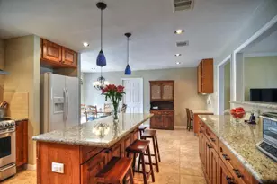 9629 Maribelle Way, Houston, TX 77055 - Photo 6