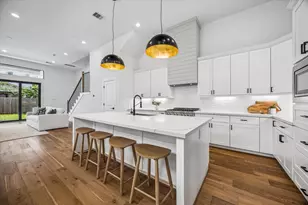 938 Alexander St, Houston, TX 77008 - Photo 8