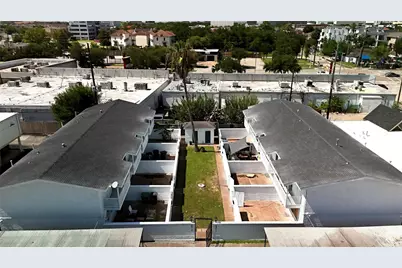 5506 Beverlyhill Street #8, Houston, TX 77056 - Photo 4
