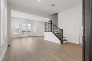 910A W 21st St, Houston, TX 77008 - Photo 6