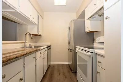 3085 Walnut Bend Lane #12, Houston, TX 77042 - Photo 10