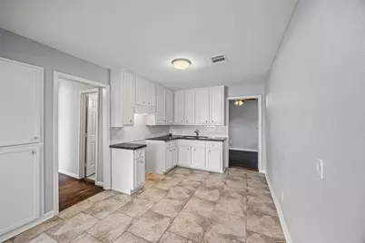 7614 Darnay Dr Drive, Houston, TX 77033 - Photo 8