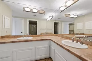 14655 Champion Forest Dr, Houston, TX 77069 - Photo 16