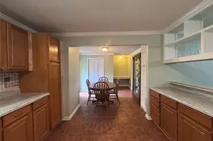 141 Hogan, Livingston, TX 77351 - Photo 10