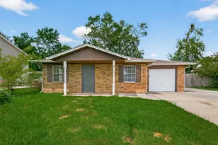 16823 S Lighthouse Dr, Crosby, TX 77532 - Photo 1