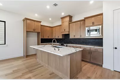 1422 Caywood Lane #D, Houston, TX 77055 - Photo 6