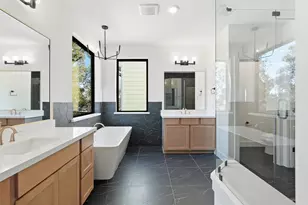 1422 Caywood Ln, Houston, TX 77055 - Photo 10