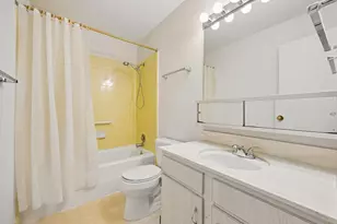 10564 Hammerly Blvd, Houston, TX 77043 - Photo 8