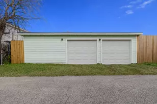 3923 Ave M 1/2, Galveston, TX 77550 - Photo 22