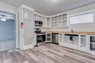 1204 2nd St, League City, TX 77573 - Photo 4