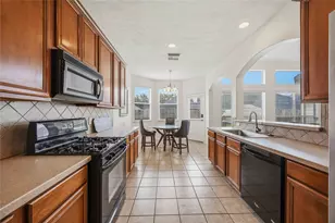 3605 Canterbury Park Dr, Pearland, TX 77584 - Photo 12