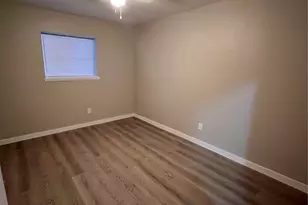 319 Bellmar Dr, Houston, TX 77037 - Photo 10