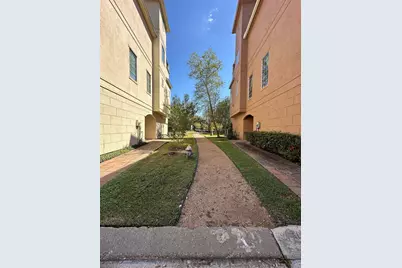 9114 Harbor Hills Drive, Houston, TX 77054 - Photo 16