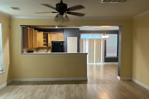 8127 Montague Manor Ln, Houston, TX 77072 - Photo 4