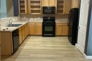 8127 Montague Manor Ln, Houston, TX 77072 - Photo 2