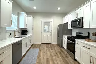 3414 Ursuline, Galveston, TX 77550 - Photo 10