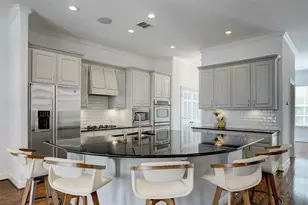 10 Shell Port Square, The Woodlands, TX 77380 - Photo 2