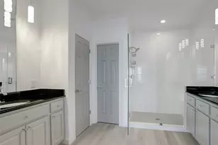 10 Shell Port Square, The Woodlands, TX 77380 - Photo 4