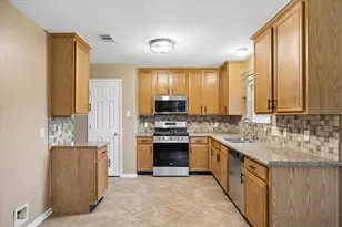 403 Stockbridge Ln, League City, TX 77539 - Photo 6