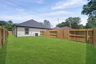 9208 Caddo Rd, Houston, TX 77078 - Photo 32